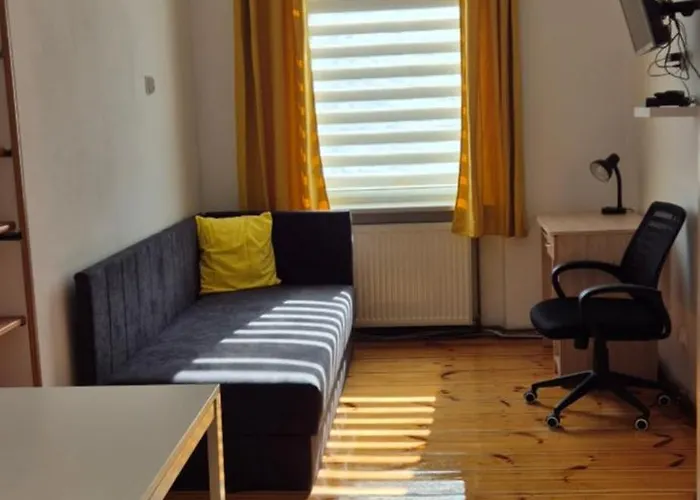 Hostel Tulip - Pokój 3 ze wspólną łazienką i kuchnią