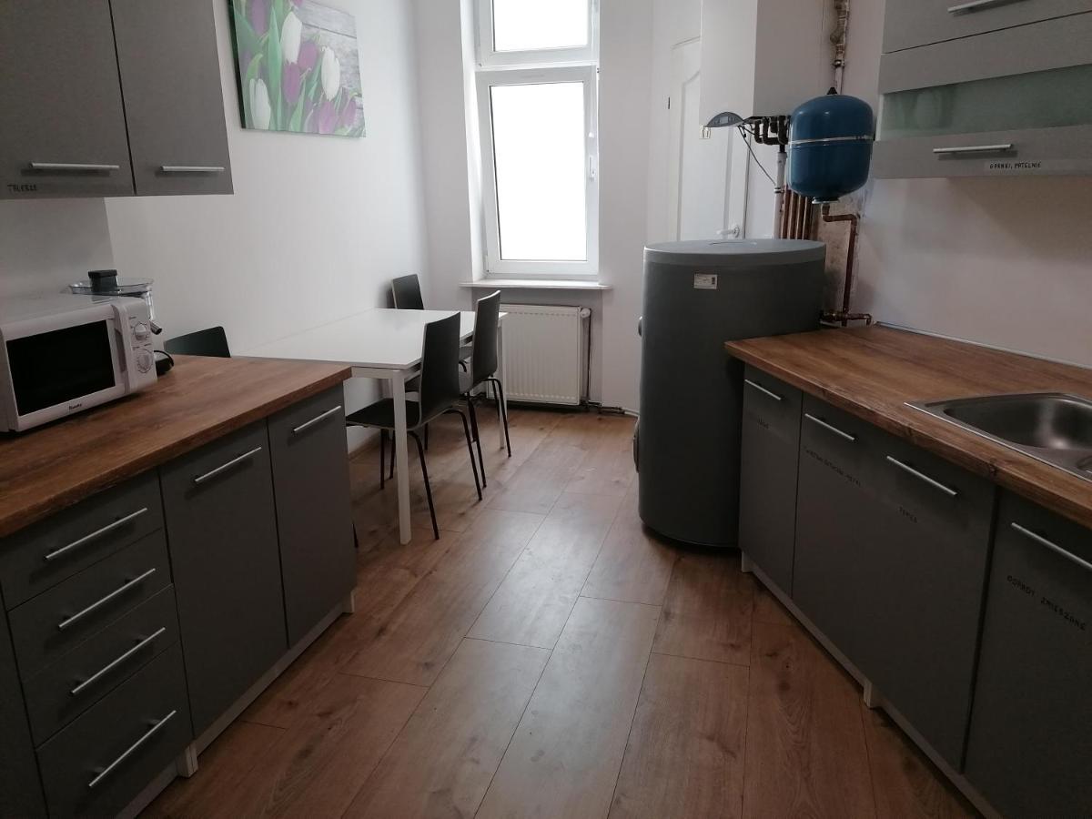 Apartament Tulip - Pokój 3 Ze Wspólną łazienką I Kuchnią Szczecin