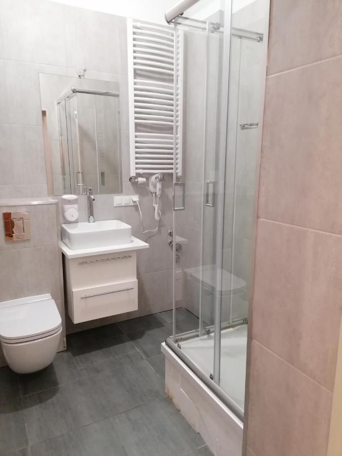Apartament Tulip - Pokój 3 Ze Wspólną łazienką I Kuchnią Szczecin